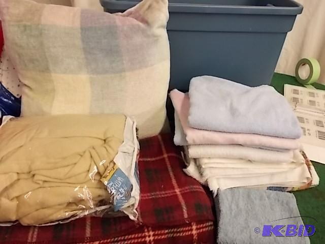 lot 35 image: Lot Of Assorted Towels, Fleece Blan...