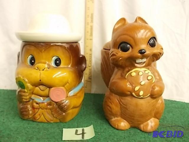 lot 4 image: Squirrel Cooke Jar (Marked Twin Win...