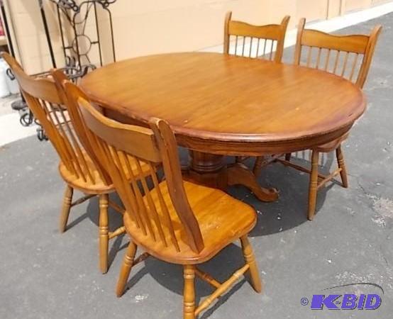 lot 60 image: 42 Inch Round Pedestal Table With 1...