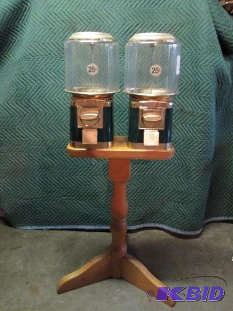 Double candy machine, no locks. Pla...