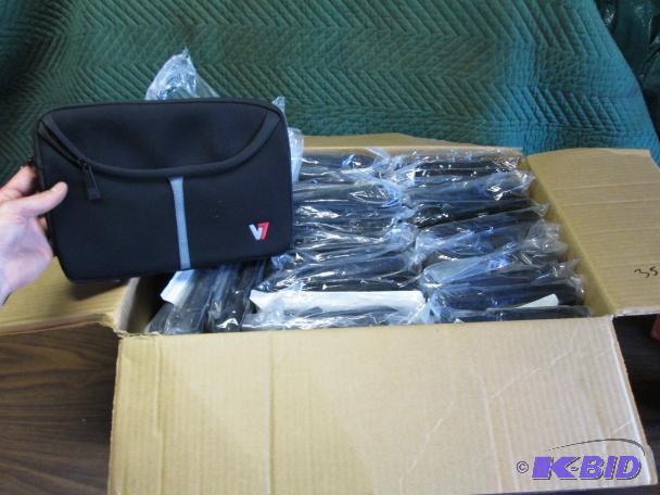 BOX OF v7 Professional laptop sleev...