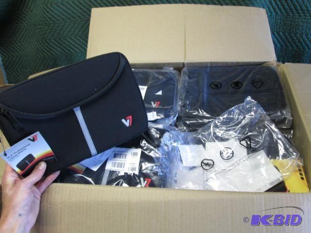 V7 professional laptoptablet sleev...