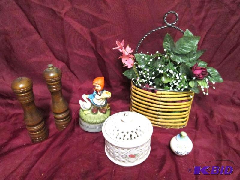 Lot of miscellaneous household item...