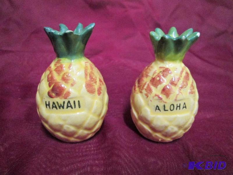 Vintage pineapple shaped salt and p...