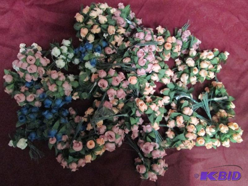 Lot of small bundles of miniature r...