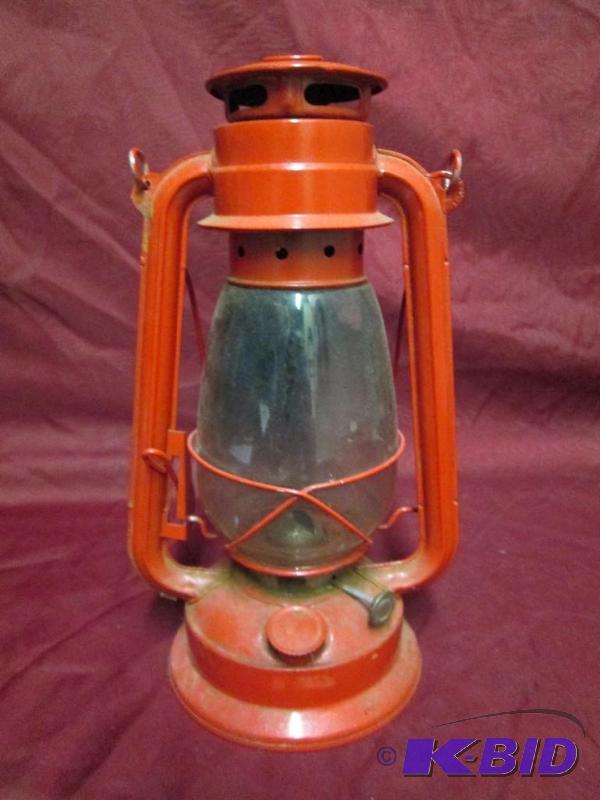 Vintage barn oil lantern. Red finis...