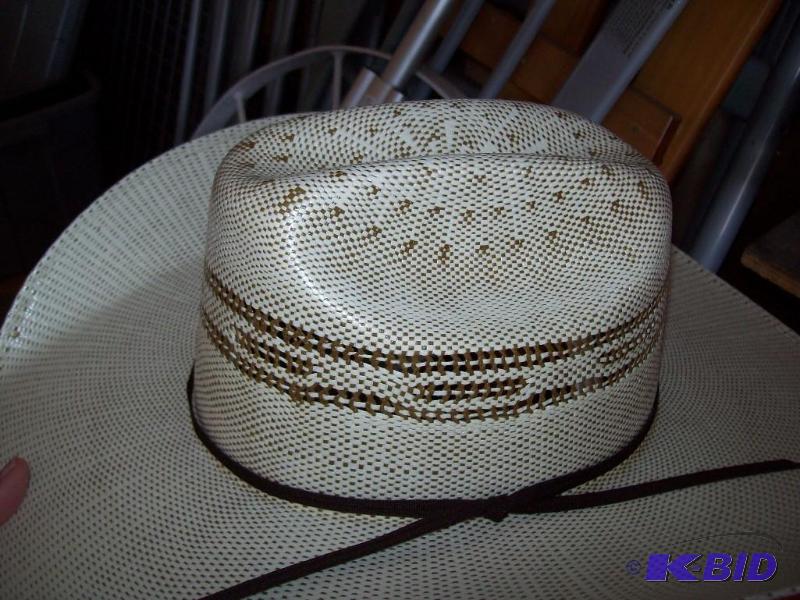 lot 22 image: Mens cowboy hat item 22...