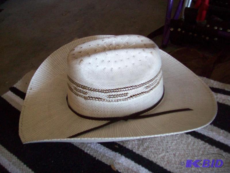 lot 23 image: Mens cowboy hat item 23...