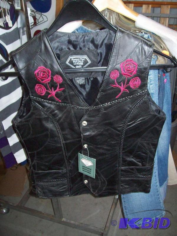 lot 33 image: Womens leather vest -small item 33...
