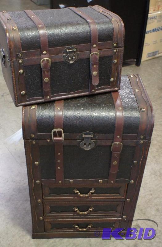 Vintage Style 2 piece trunk set. Di...
