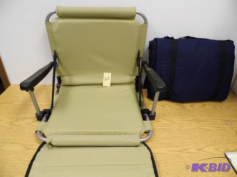 Stadium Chair with Blanket