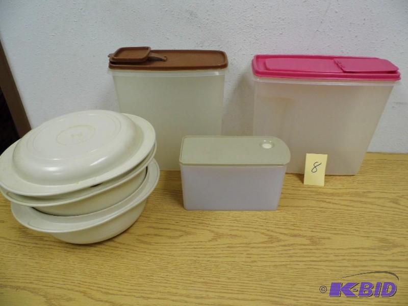 Assorted Tupperwear