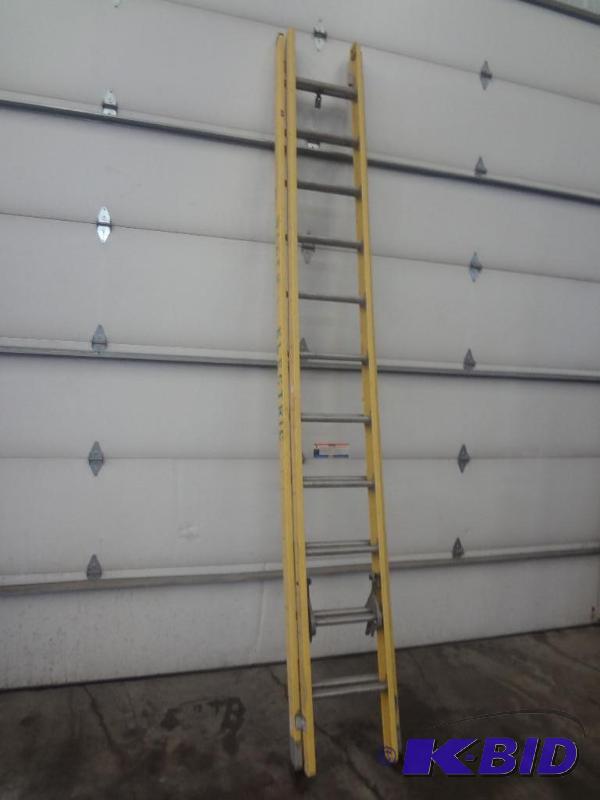 lot 65 image: 24ft Fiberglass Extension Ladder...