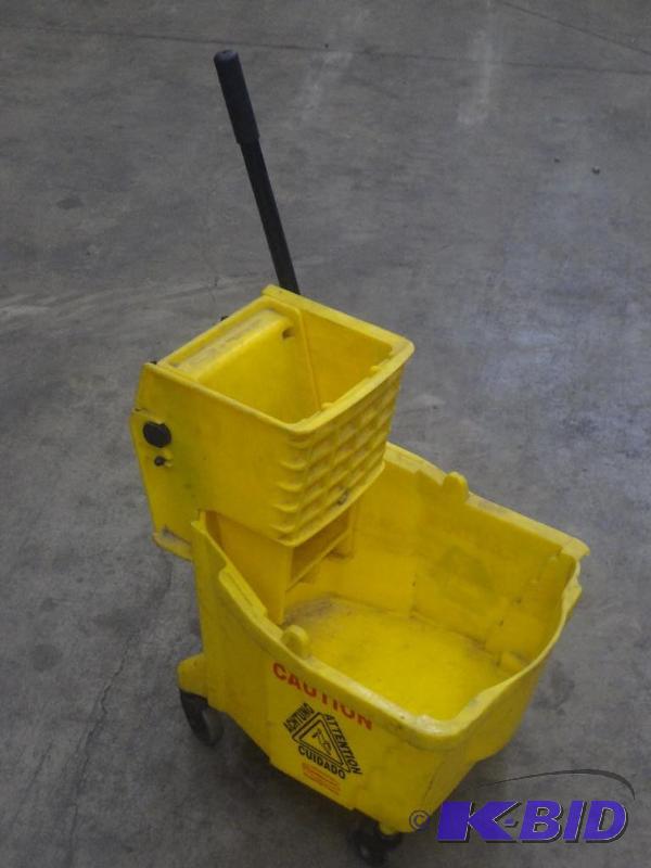 lot 75 image: Rolling Mop Bucket...