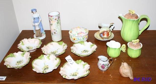 lot 102 image: Decorative glass, tea pot, tea cup ...