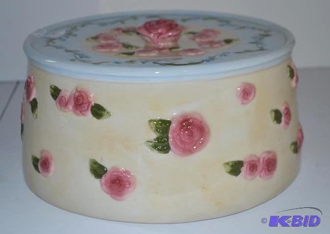 lot 116 image: Antique looking ceramic cake cover ...