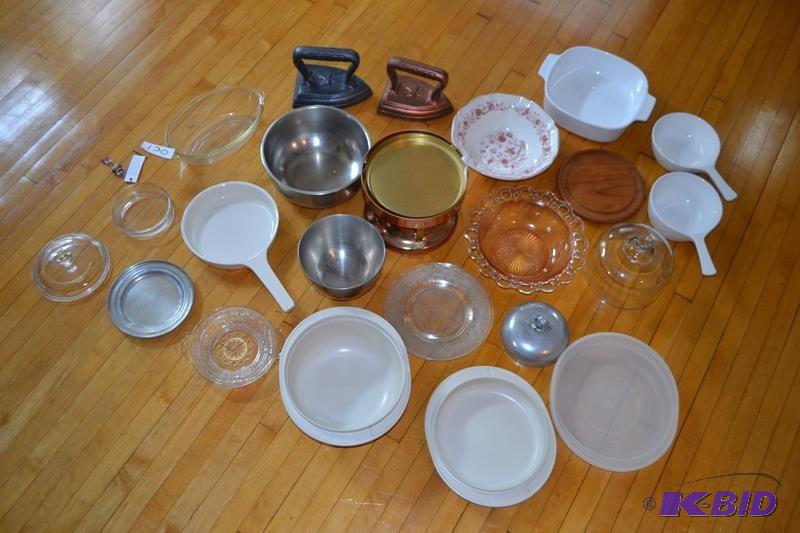 lot 130 image: Decorative glass and kitchen ware, ...