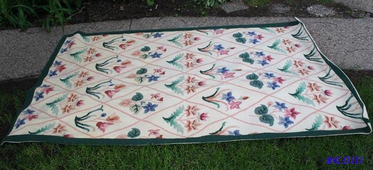 lot 136 image: Carpet 86x60...