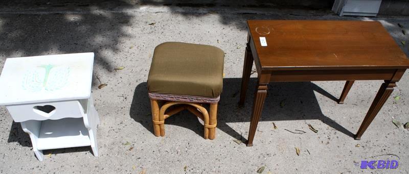 lot 139 image: Three wood benches 27x22x14" 1...