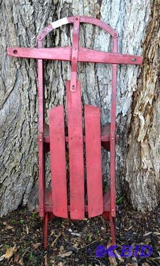 lot 160 image: Vintage sled 24x40"...