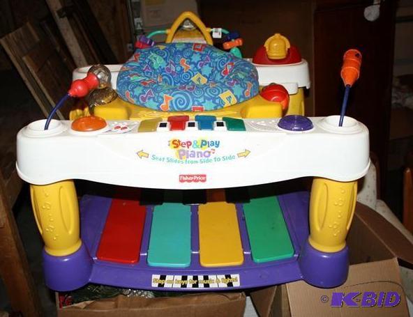 lot 162 image: Fisher Price Step & Play Piano ...