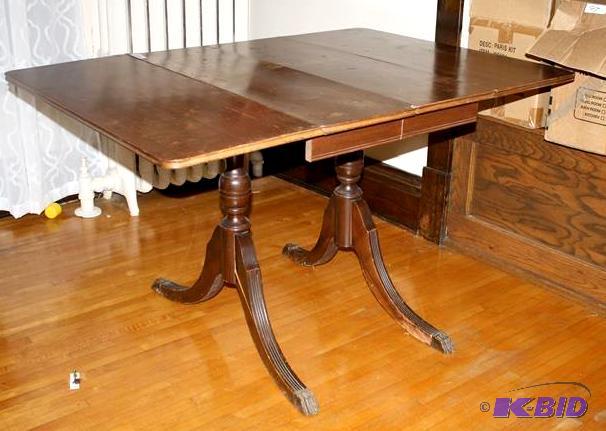 lot 25 image: Vintage Drop leaf wood table with m...