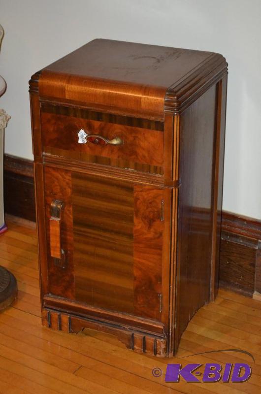 lot 29 image: Vintage end cabinet night stand 16x...