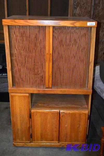 lot 43 image: Wood entertainment center 56x33x21 ...