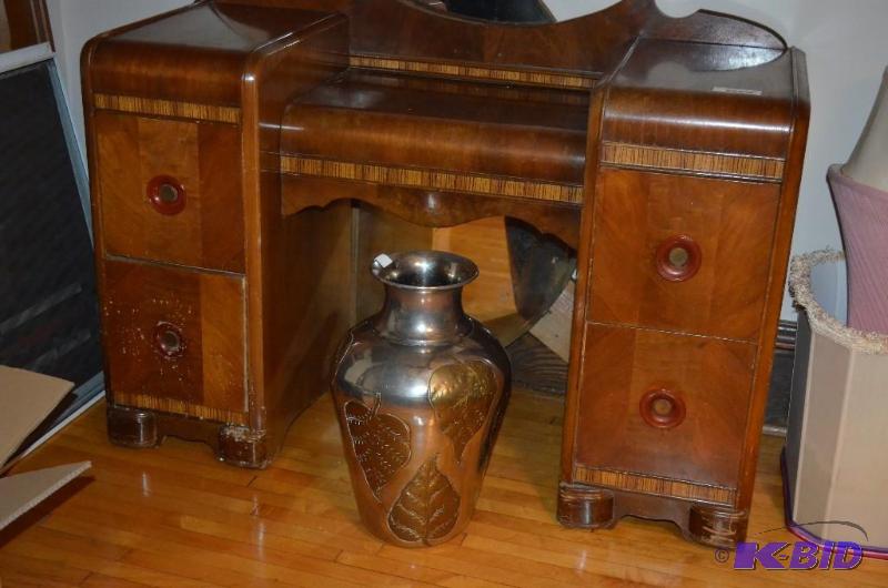 lot 87 image: Metal vase 18" x 12" stam...