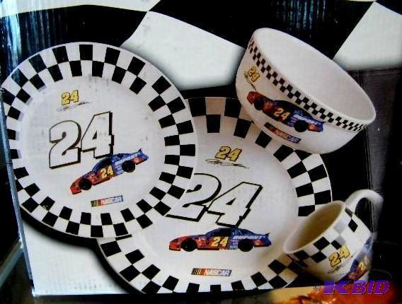 lot 127 image: #24 Jeff Gordon&nbspCollectible 16...