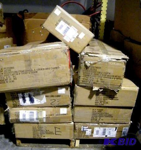 lot 213 image: Corner Curio Salvage Pallet Lot - 2...