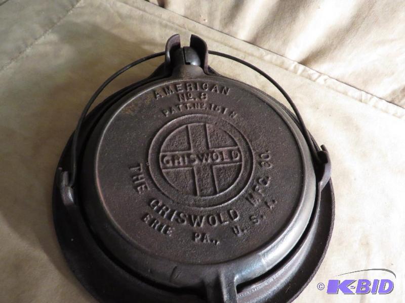 VINTAGE GRISWOLD WAFFLE IRON AND STAND
