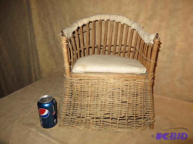 ANTIQUE WICKER POTTY CHAIR