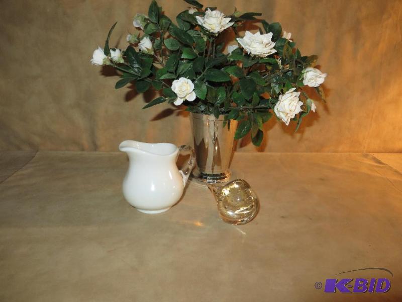 Two pieces of Art Glass And Flowers