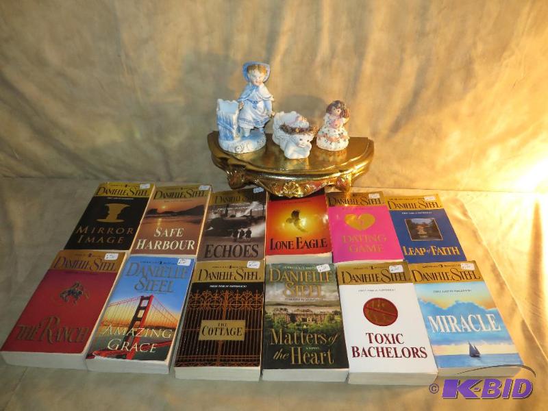12 (one dozen) Danielle Steel Books