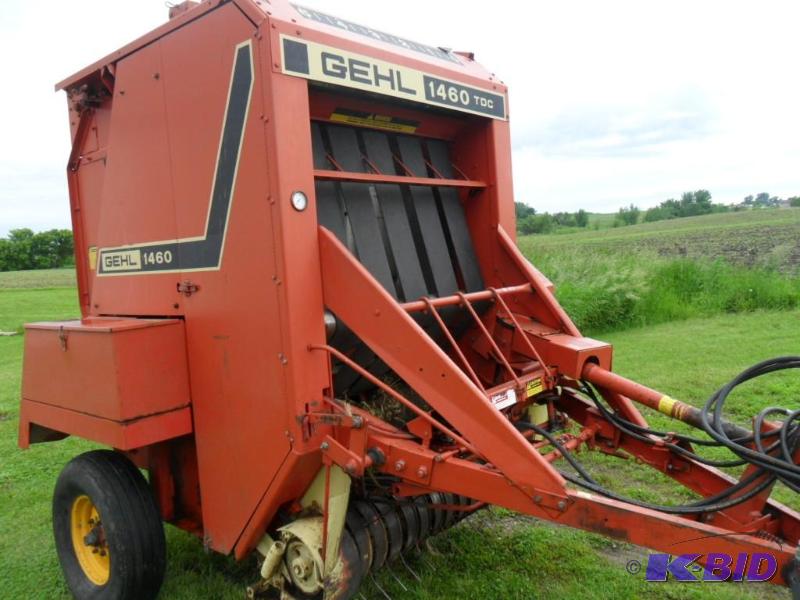 lot 2 image: Gehl 1460 Round Baler,45&quotx 60" Bale...