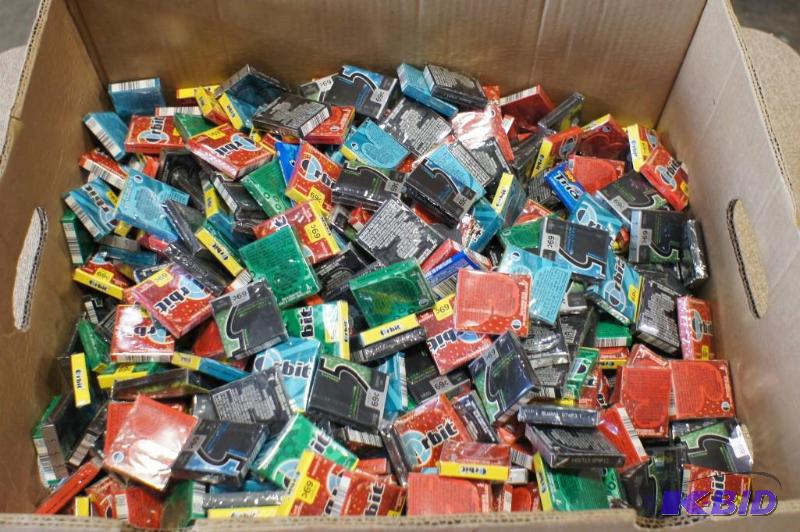 lot 1 image: Orbit Gum  5 Gum Variety of flavor...