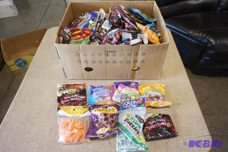 lot 50 image: Candy Mixed lot of 200 items to in...