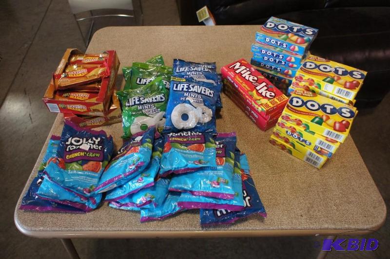 lot 63 image: Variety Snack Lot to include 7 box...