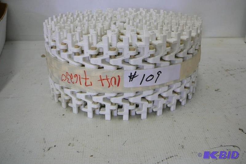 lot 109 image: Chain white 4-34&quotw x&nbsp10f...