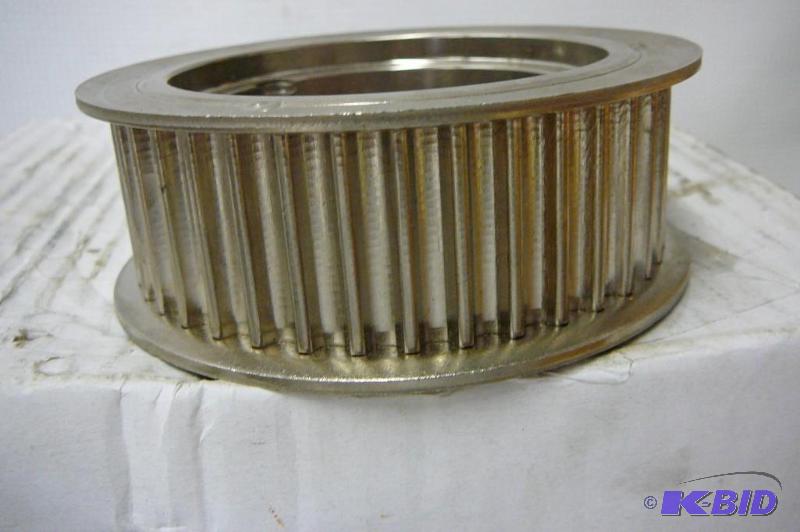 lot 154 image: Stainless pullies 4-12 x 1-12 and...
