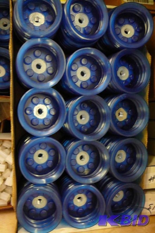 lot 72 image: VAC cups VC 130-D-3-14 NPT 45 coun...