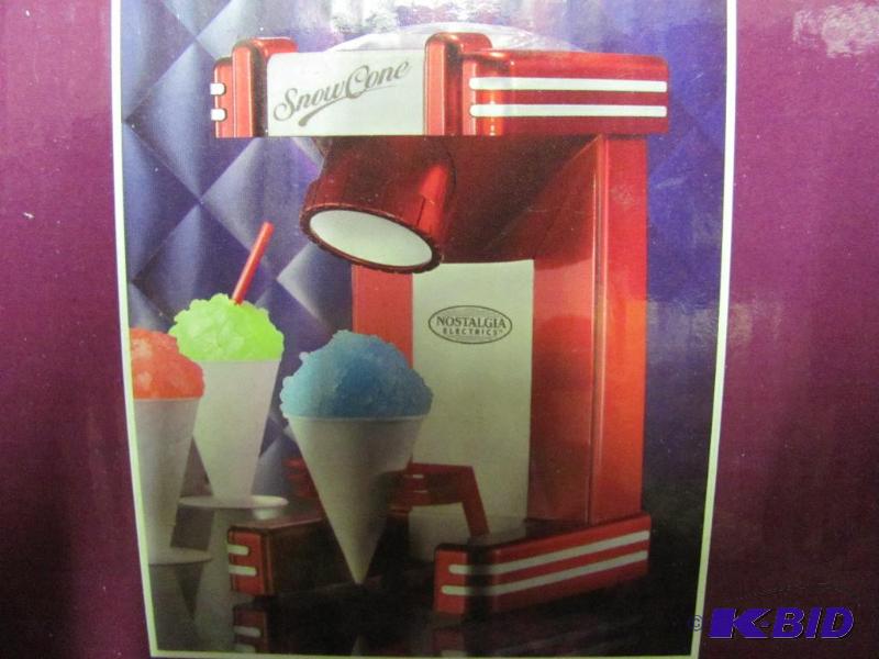 lot 106 image: Who doesnt like a cold snow cone o...