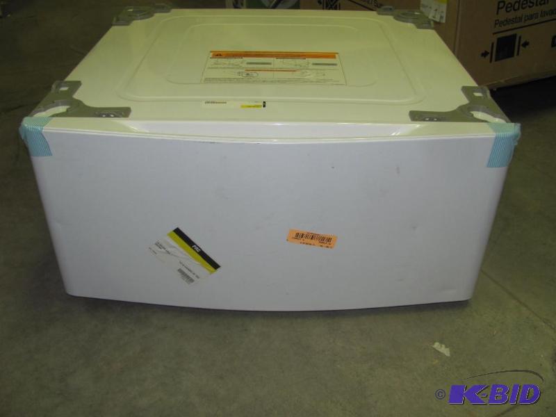 lot 2 image: Having to do laundry is bad enough...