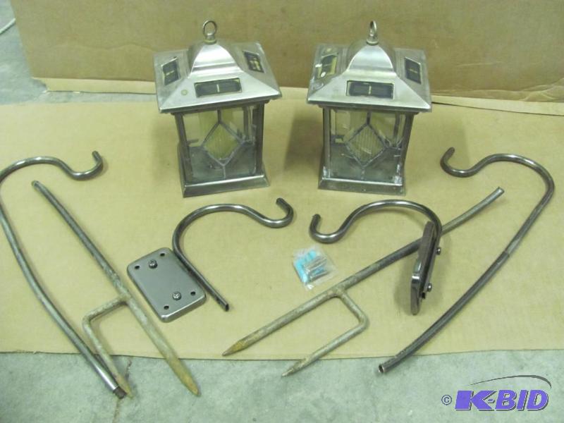 lot 65 image: Pair of Solar Powered Lights and ac...