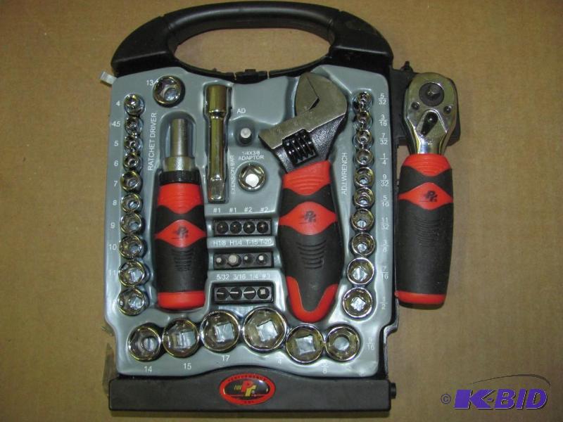 lot 71 image: Heres a handy little tool set NEW...