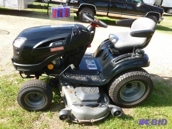 lot 13 image: Craftsman gt6000 26 hp Kohler. Appe...