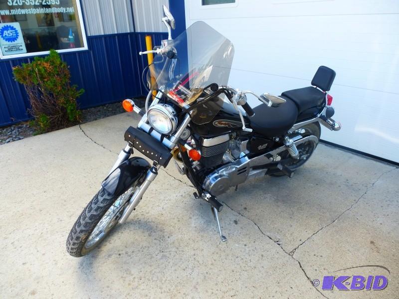 lot 3 image: 2003 Suzuki 650 Savage LS Has 652c...