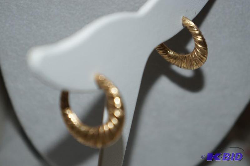 14 Karat Hollow Hoop Earrings 1.9 Grams