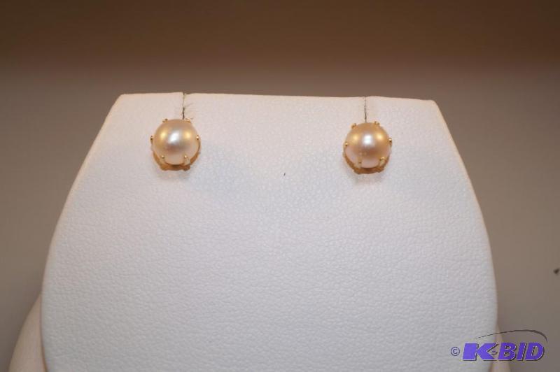 14 Karat Gold 6 Prong Pearl Stud Earrings